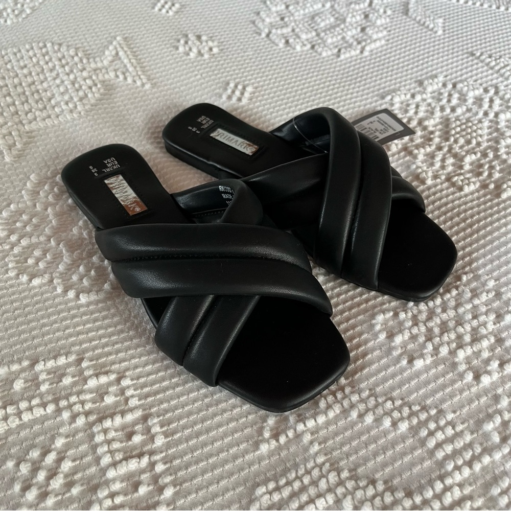 NWT Padded Criss Cross Sandals